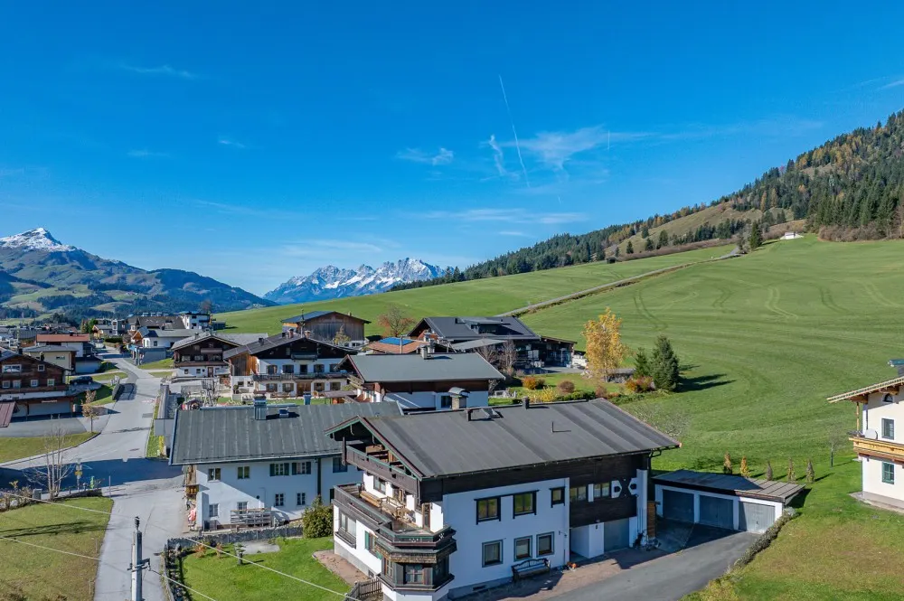 KITZIMMO-Apartmenthaus mit traumhaftem Ausblick kaufen - Immobilien Fieberbrunn.