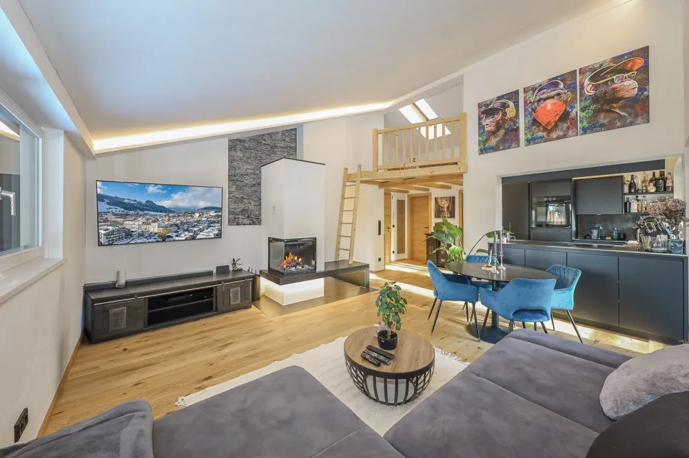 KITZIMMO-Dachgeschosswohnung am Fuße des Hahnenkamm - Immobilien Kitzbühel.