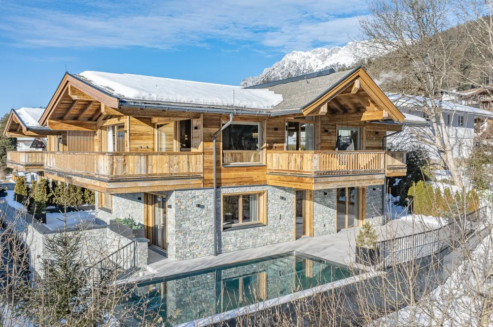KITZIMMO-Luxus-Neubauvilla mit Pool in Toplage kaufen - Immobilien Ellmau.