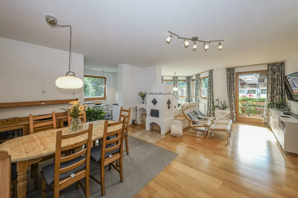 KITZIMMO-Großzügige Wohnung in zentrumsnaher Ruhelage kaufen - Immobilien Kitzbühel.