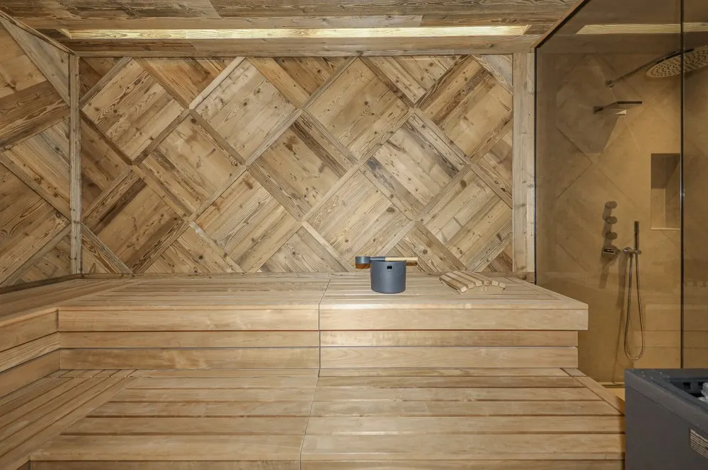 KITZIMMO-Luxuriöse Gartenwohnung mit eigenem Wellnessbereich - Immobilien Brixen.