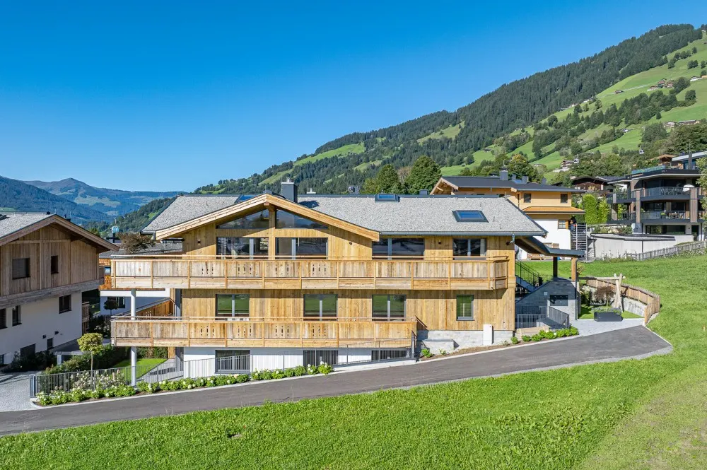 KITZIMMO-Luxuriöse Gartenwohnung mit eigenem Wellnessbereich - Immobilien Brixen.