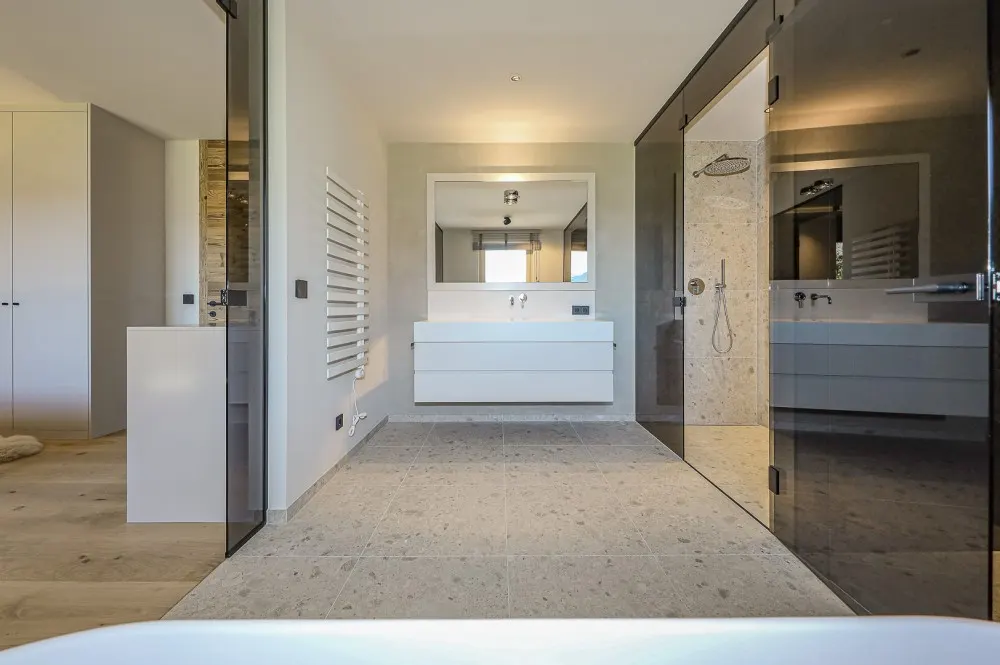 KITZIMMO-Exklusive Neubauwohnung mit traumhaftem Ausblick - Immobilien Brixen.