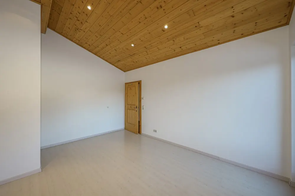 KITZIMMO-Dachgeschosswohnung in sonniger Ruhelage - Immobilien Jochberg.