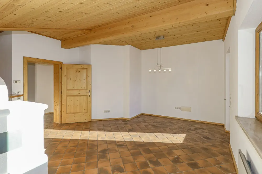 KITZIMMO-Dachgeschosswohnung in sonniger Ruhelage - Immobilien Jochberg.