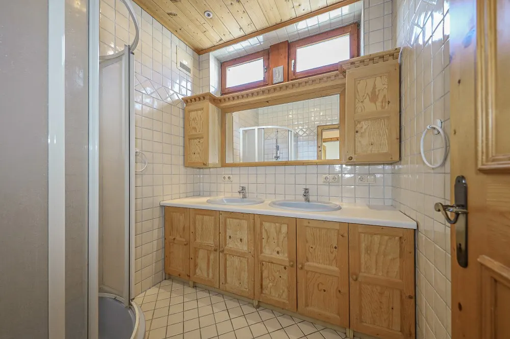 KITZIMMO-Dachgeschosswohnung in sonniger Ruhelage - Immobilien Jochberg.