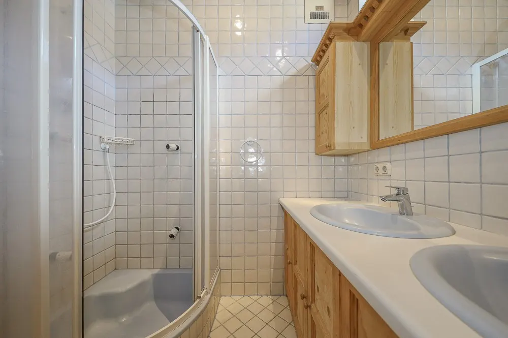 KITZIMMO-Dachgeschosswohnung in sonniger Ruhelage - Immobilien Jochberg.