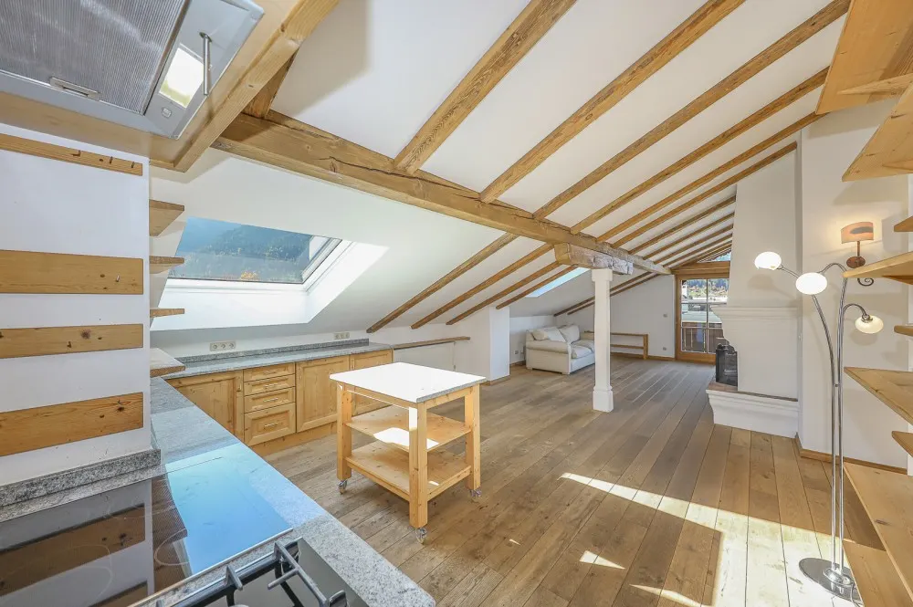 KITZIMMO-Dachgeschosswohnung in Toplage am Sonnberg kaufen - Immobilien Kitzbühel.