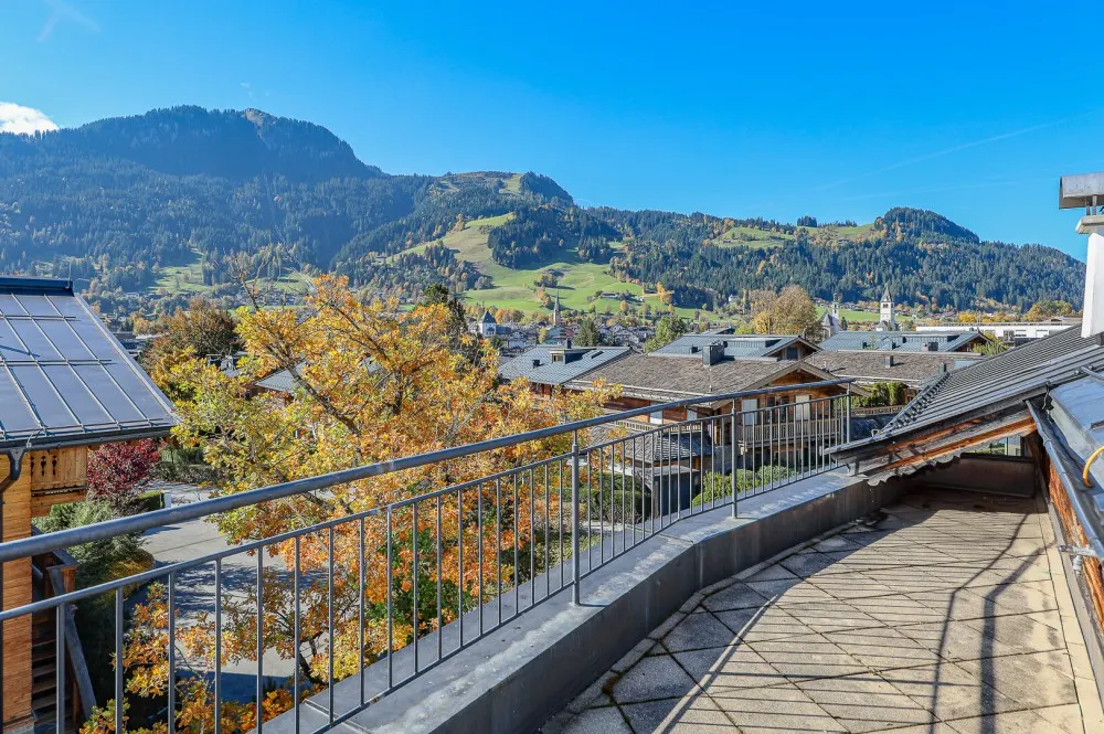 KITZIMMO-Dachgeschosswohnung in Toplage am Sonnberg kaufen - Immobilien Kitzbühel.