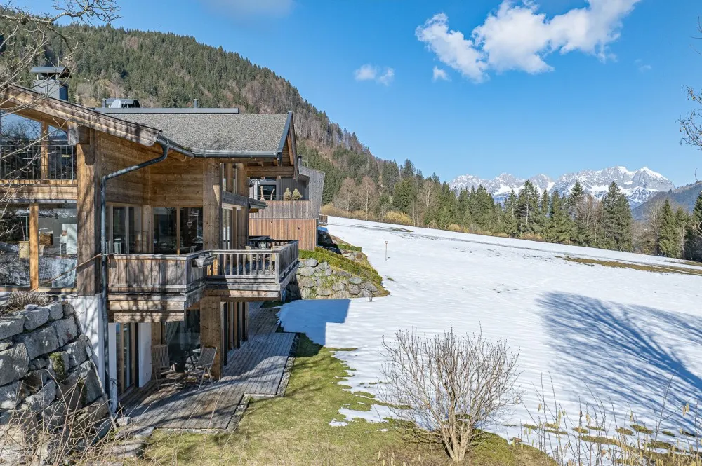 KITZIMMO-Landhausvilla in traumhafter Ruhe- und Aussichtslage - Immobilien Aurach.