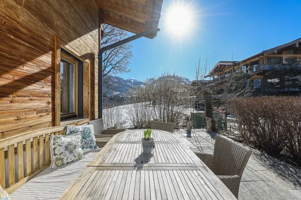 KITZIMMO-Landhausvilla in traumhafter Ruhe- und Aussichtslage - Immobilien Aurach.