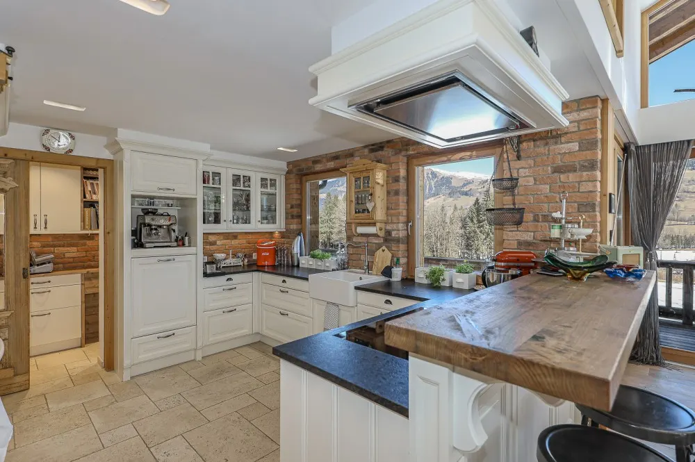 KITZIMMO-Landhausvilla in traumhafter Ruhe- und Aussichtslage - Immobilien Aurach.