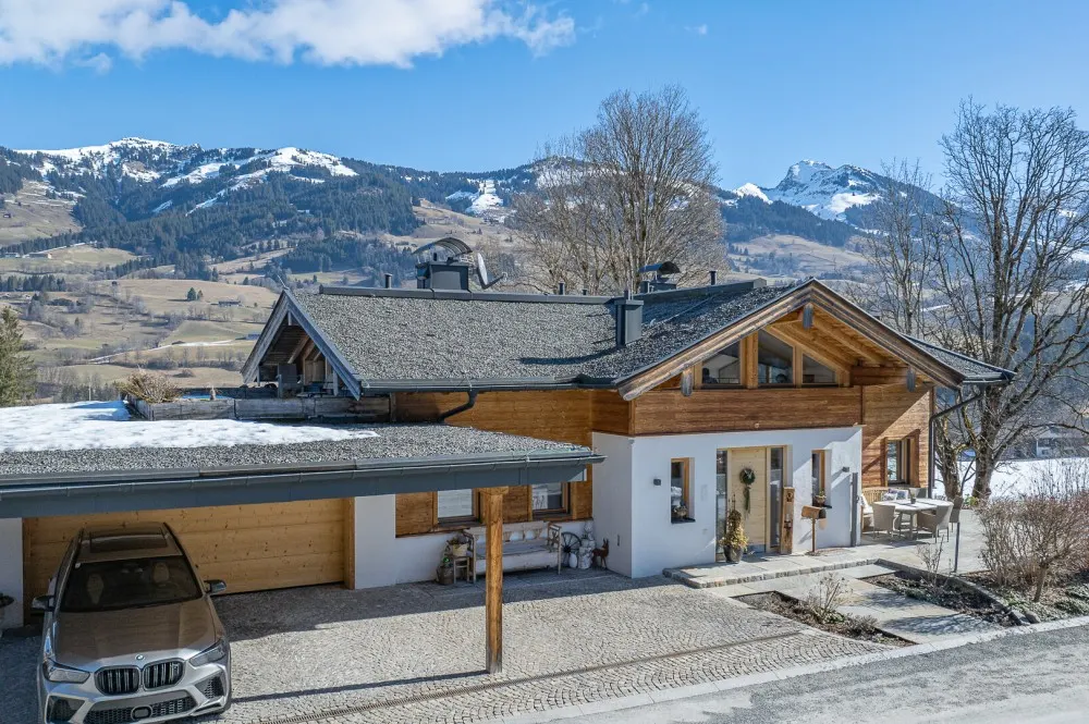 KITZIMMO-Landhausvilla in traumhafter Ruhe- und Aussichtslage - Immobilien Aurach.