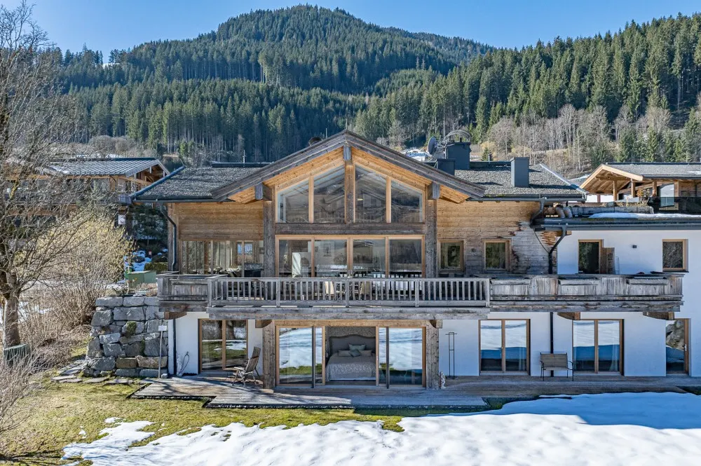 KITZIMMO-Landhausvilla in traumhafter Ruhe- und Aussichtslage - Immobilien Aurach.