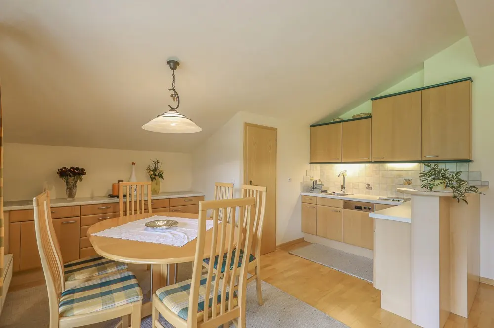 KITZIMMO-Dachgeschosswohnung mit Kaiserblick - Immobilien Aurach.