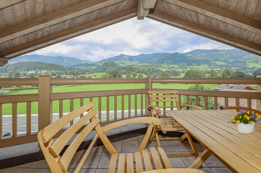 KITZIMMO-Dachgeschosswohnung mit Kaiserblick - Immobilien Aurach.