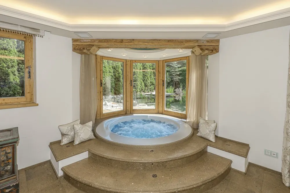 KITZIMMO-Exklusive Luxusvilla mit Freizeitwohnsitz auf der Bichlalm - Immobilien Kitzbühel.
