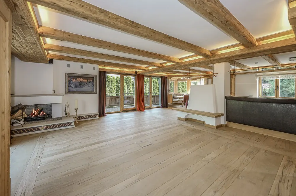 KITZIMMO-Exklusive Luxusvilla mit Freizeitwohnsitz auf der Bichlalm - Immobilien Kitzbühel.