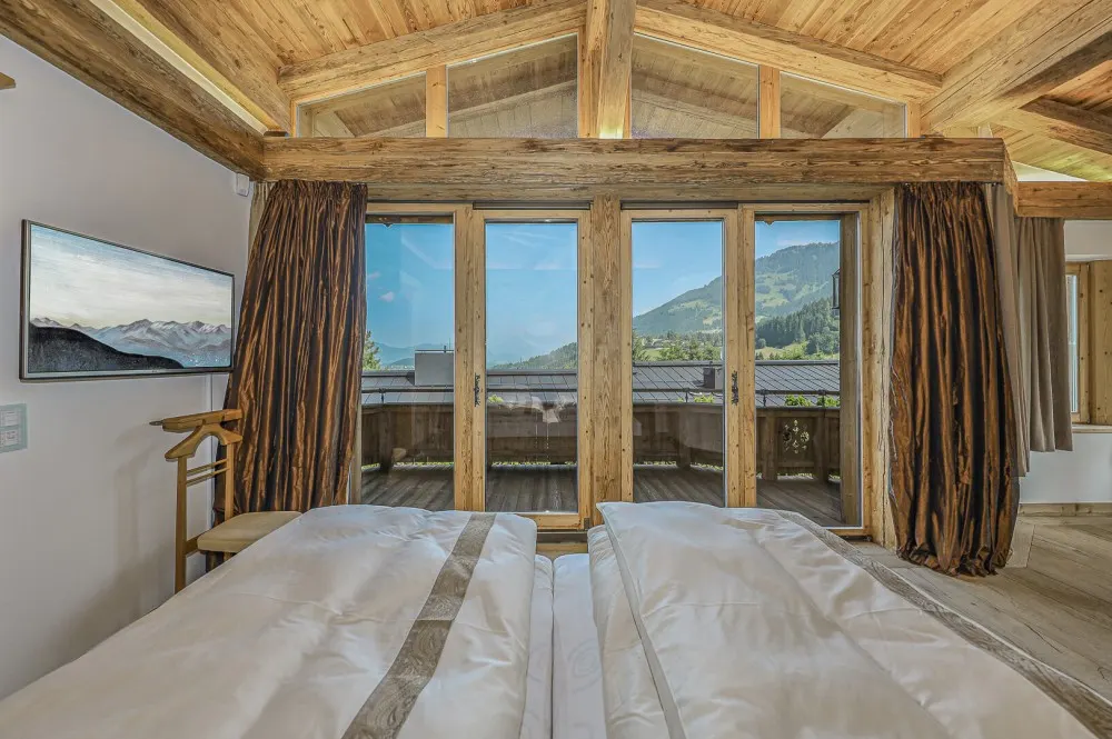 KITZIMMO-Exklusive Luxusvilla mit Freizeitwohnsitz auf der Bichlalm - Immobilien Kitzbühel.