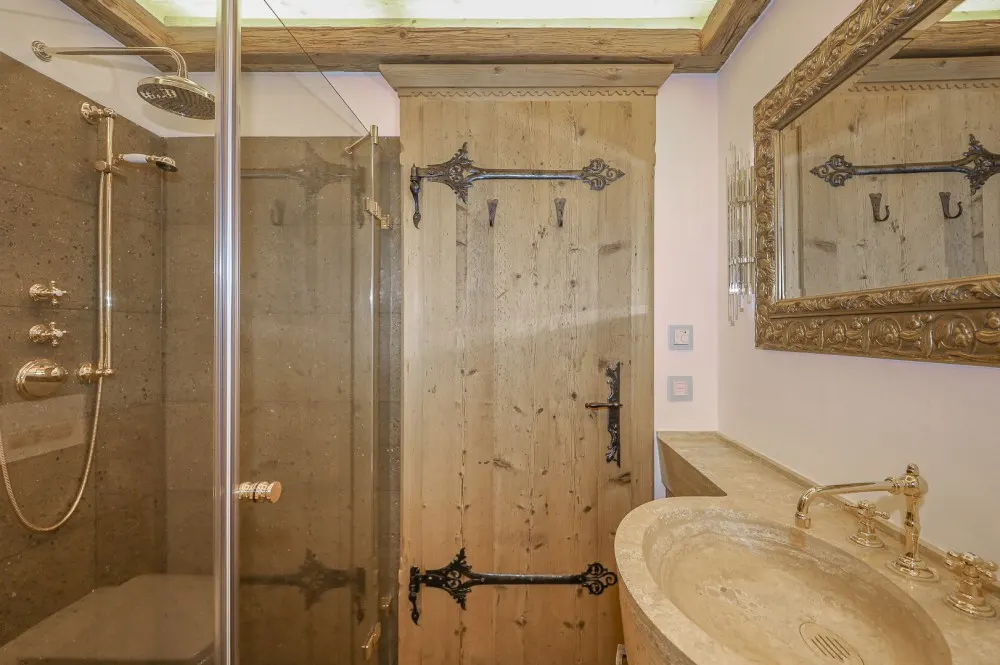 KITZIMMO-Exklusive Luxusvilla mit Freizeitwohnsitz auf der Bichlalm - Immobilien Kitzbühel.