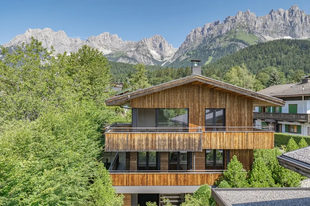 KITZIMMO-Exklusives Neubau-Luxuschalet in Toplage kaufen - Immobilien Going.