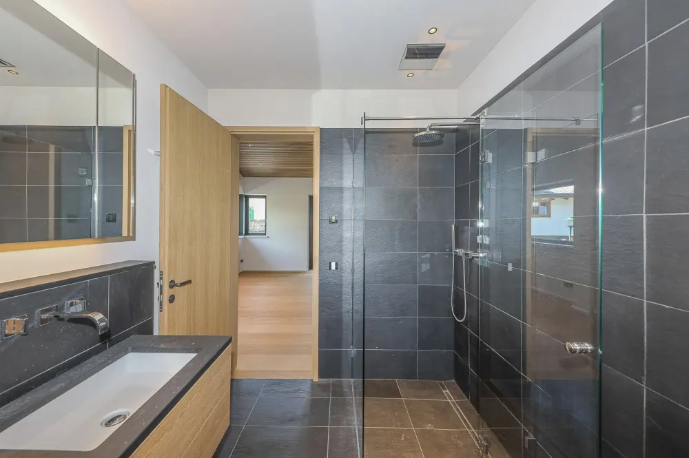 KITZIMMO-Exklusives Neubau-Luxuschalet in Toplage kaufen - Immobilien Going.