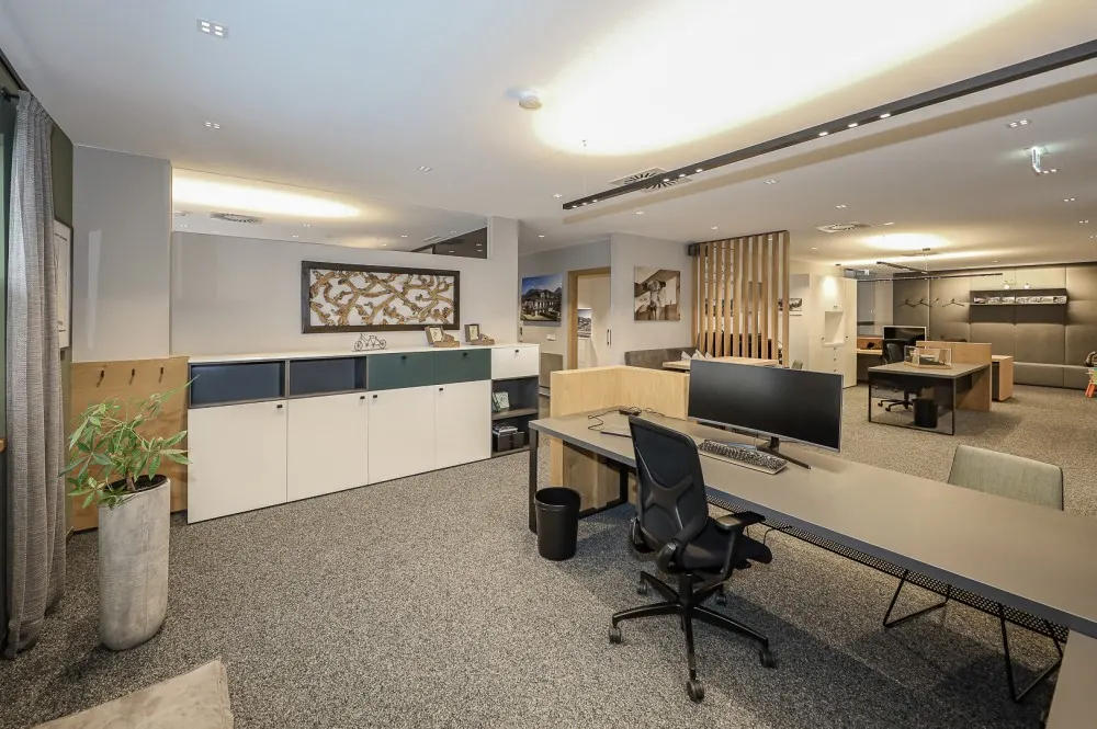 KITZIMMO-Exklusives Büro mit Wohnung kaufen - Immobilien Kirchberg.