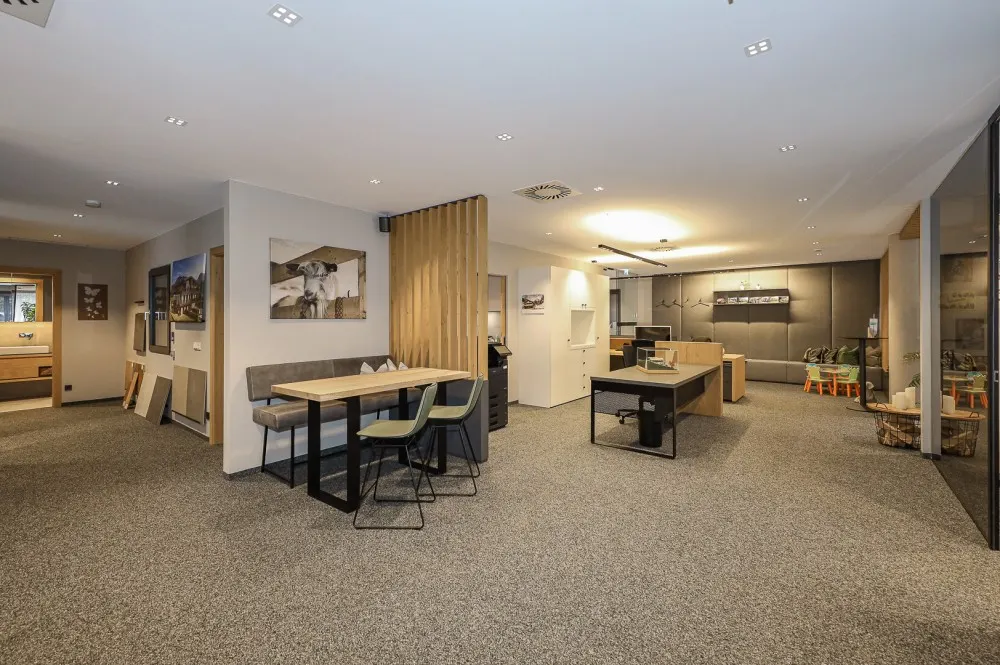 KITZIMMO-Exklusives Büro mit Wohnung kaufen - Immobilien Kirchberg.