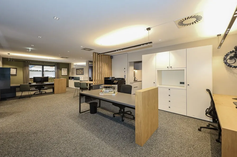 KITZIMMO-Exklusives Büro mit Wohnung kaufen - Immobilien Kirchberg.