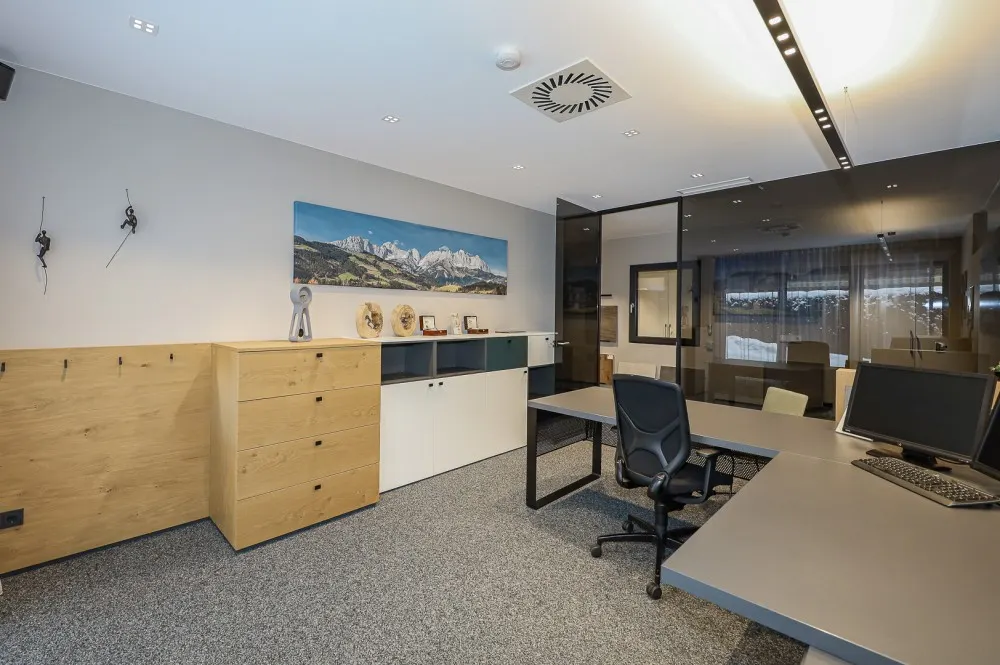 KITZIMMO-Exklusives Büro mit Wohnung kaufen - Immobilien Kirchberg.