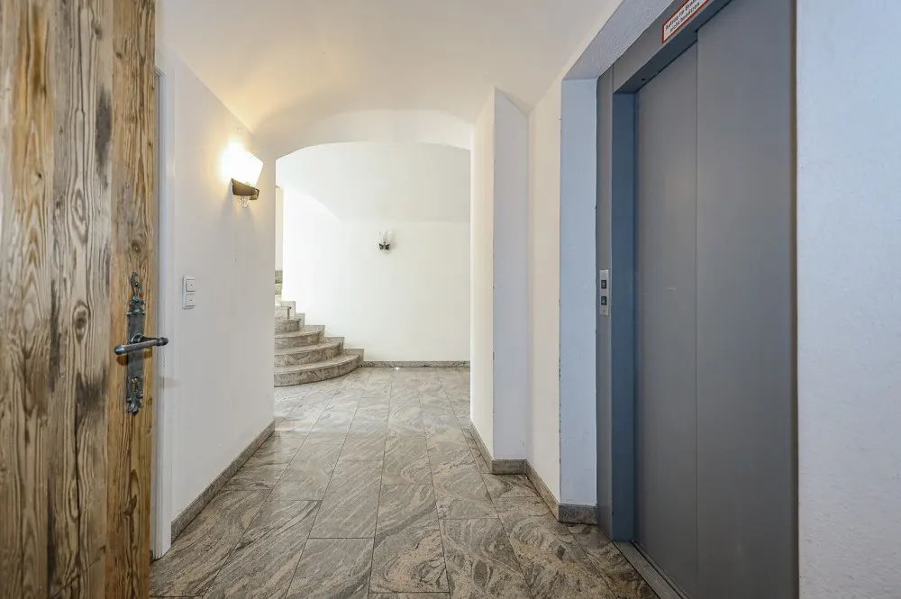 KITZIMMO-Exklusives Büro in der Innenstadt mieten - Immobilien Kitzbühel.