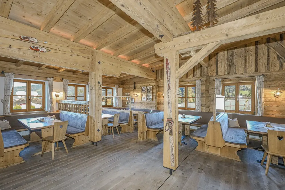 KITZIMMO-Après-Ski & Gastgewerbebetrieb in Toplage an der Skipiste Fieberbrunn kaufen.-11