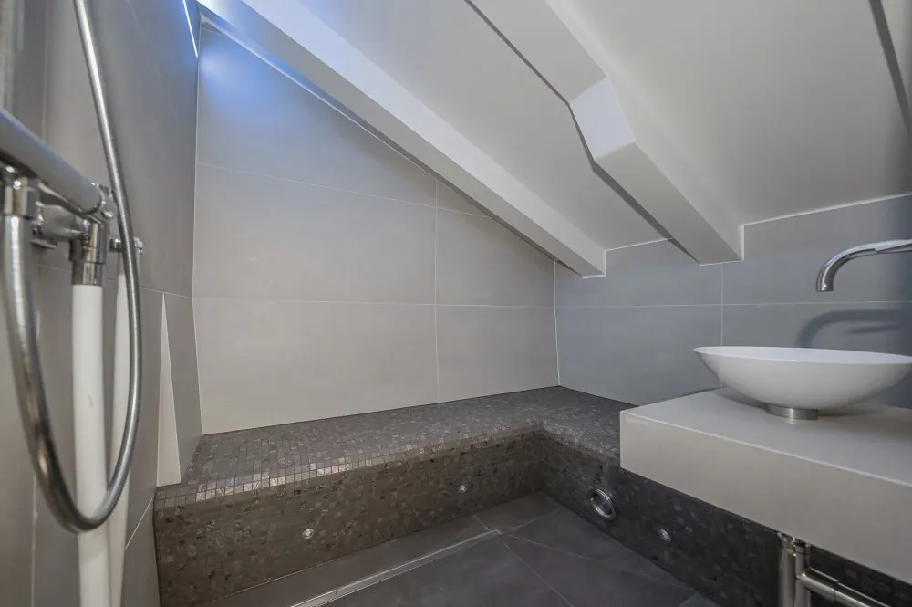 KITZIMMO-Renovierte Luxus Dachgeschosswohnung - Immobilien Kitzbühel.