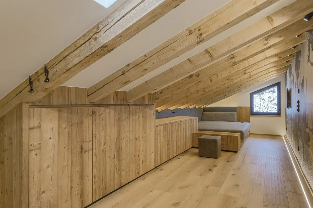 KITZIMMO-Renovierte Luxus Dachgeschosswohnung - Immobilien Kitzbühel.