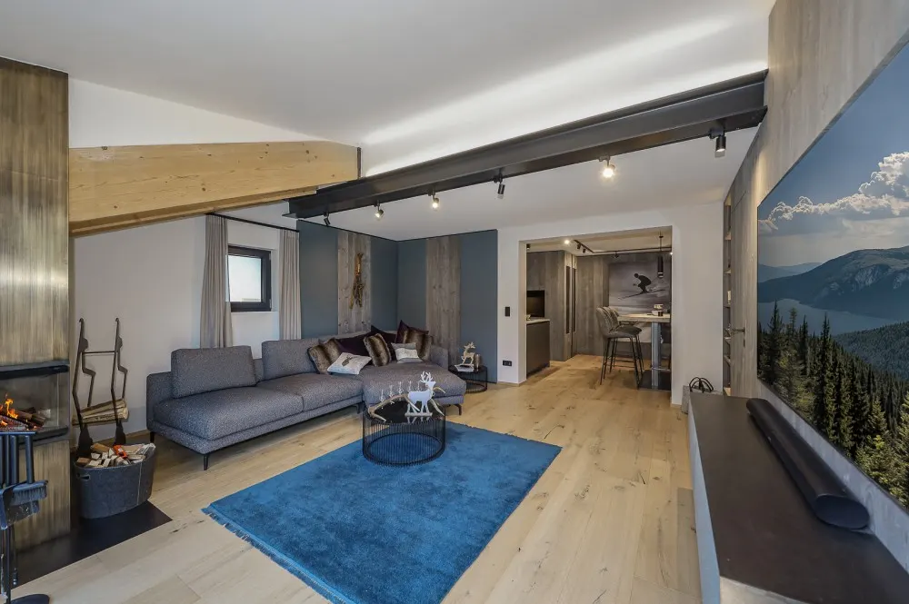 KITZIMMO-Renovierte Luxus Dachgeschosswohnung - Immobilien Kitzbühel.