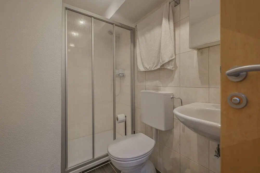 KITZIMMO-Mehrfamilienhaus mit Freizeitwohnsitz kaufen.-2-4