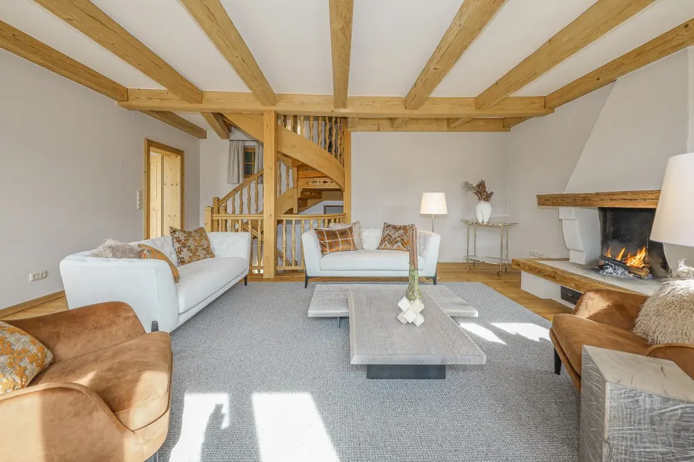 KITZIMMO-Exklusives Landhaus mit Pool in bester Lage - Immobilien Kitzbühel.