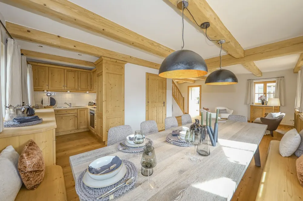 KITZIMMO-Exklusives Landhaus mit Pool in bester Lage - Immobilien Kitzbühel.