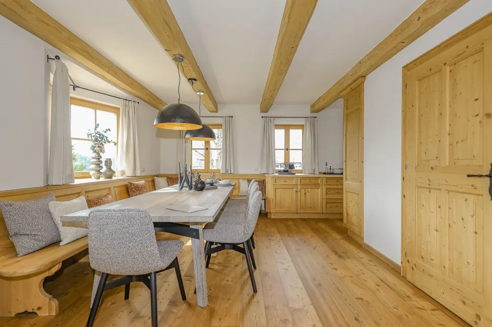 KITZIMMO-Exklusives Landhaus mit Pool in bester Lage - Immobilien Kitzbühel.