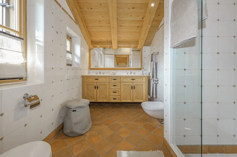 KITZIMMO-Exklusives Landhaus mit Pool in bester Lage - Immobilien Kitzbühel.