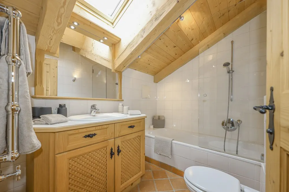 KITZIMMO-Exklusives Landhaus mit Pool in bester Lage - Immobilien Kitzbühel.