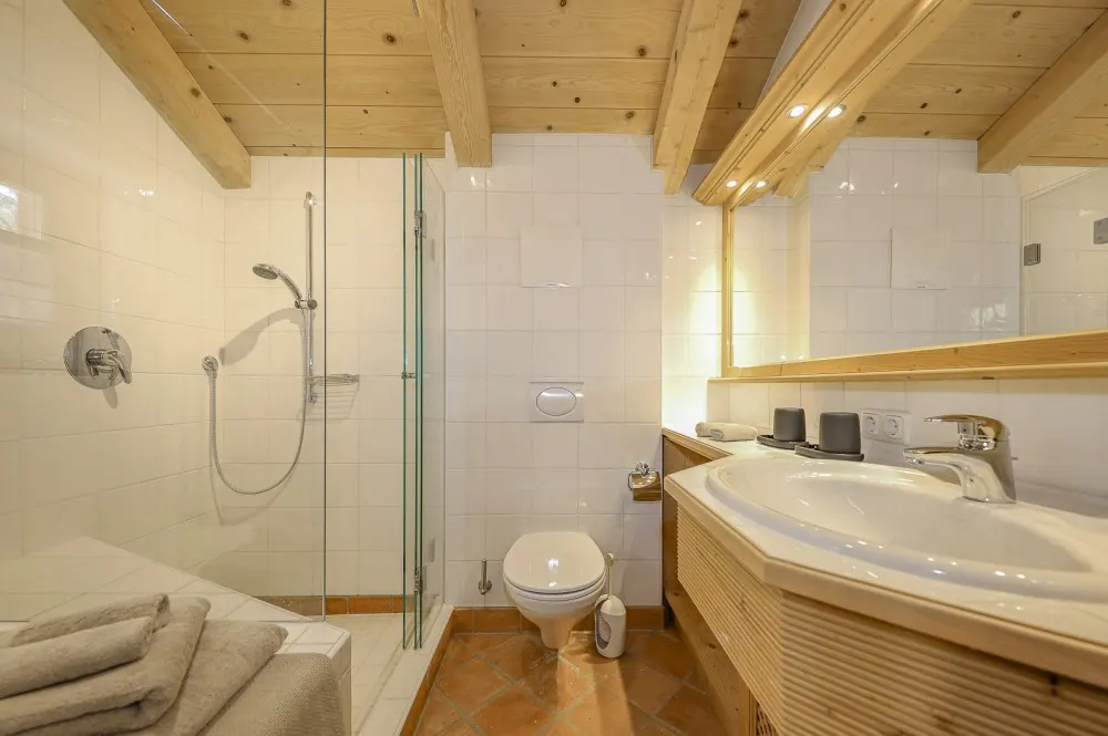 KITZIMMO-Exklusives Landhaus mit Pool in bester Lage - Immobilien Kitzbühel.