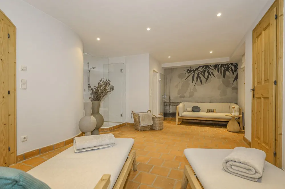 KITZIMMO-Exklusives Landhaus mit Pool in bester Lage - Immobilien Kitzbühel.