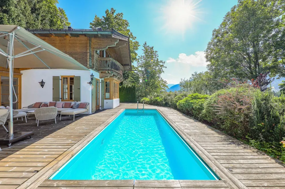 KITZIMMO-Exklusives Landhaus mit Pool in bester Lage - Immobilien Kitzbühel.