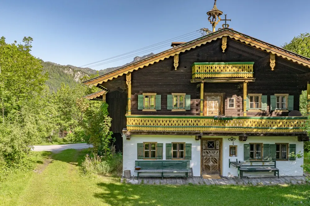 KITZIMMO-Historisches Bauernhaus in traumhafter Lage kaufen - Immobilien Erpfendorf.