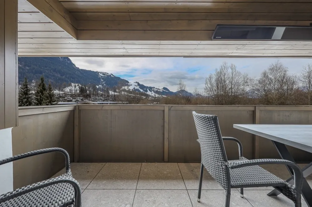 KITZIMMO-Luxus-Penthouse mit Steif-Blick in sonniger Ruhelage - Immobilien Kitzbühel.