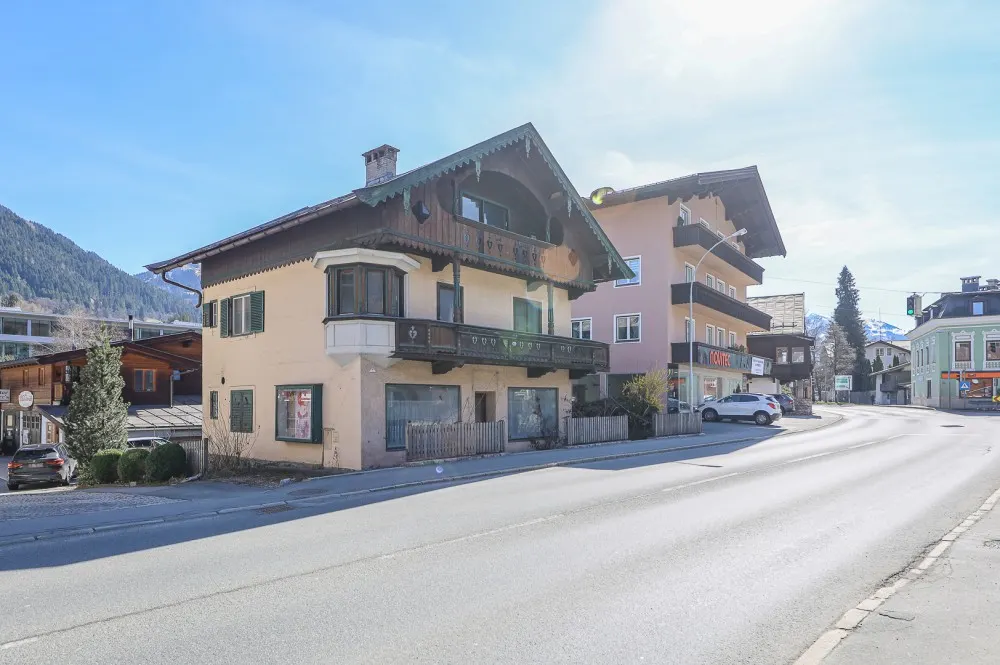 KITZIMMO-Stadthaus mit Baugenehmigung kaufen - Immobilien Kitzbühel.