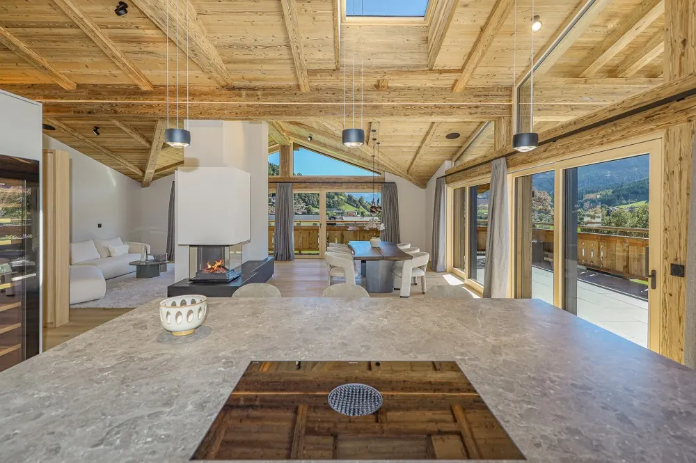 KITZIMMO-Luxuspenthouse sonniger Toplage mit Panorama-Ausblick - Immobilien Brixen.