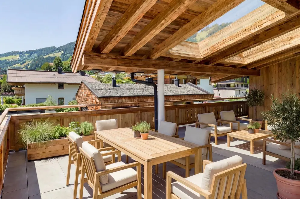 KITZIMMO-Luxuspenthouse sonniger Toplage mit Panorama-Ausblick - Immobilien Brixen.