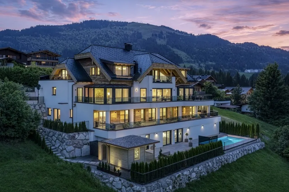 KITZIMMO-Luxusvilla mit Pool und Kaiserblick kaufen - Immobilien Ellmau.